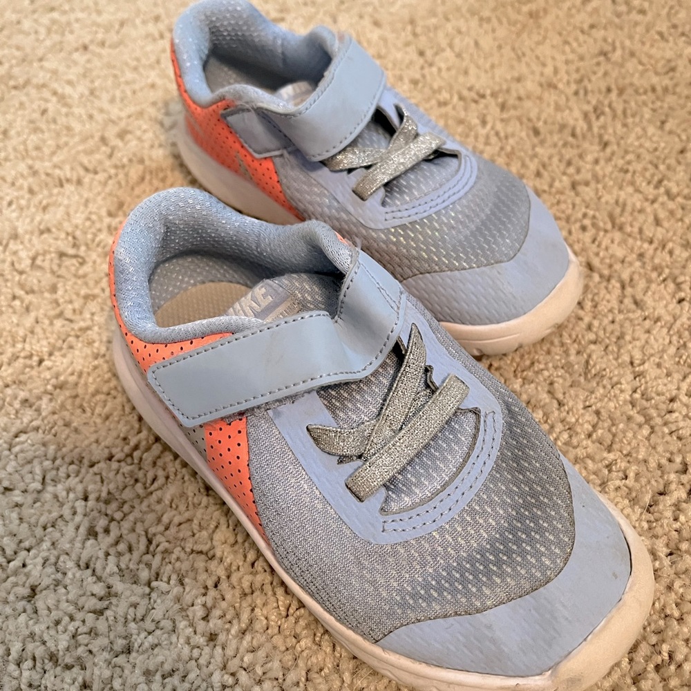 Nike toddler sneakers
